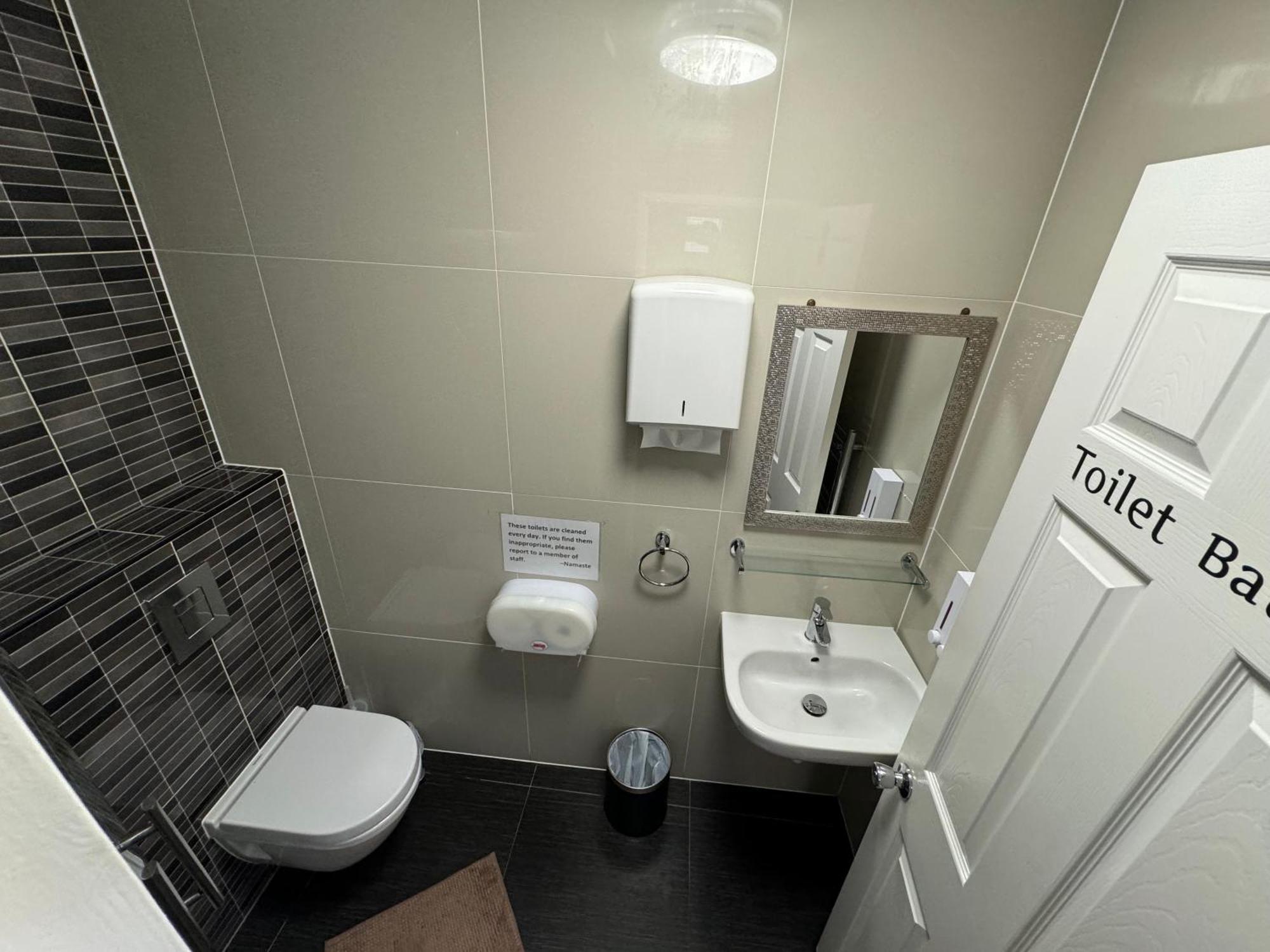 Namaste Palace Hotel NWI Eksteriør bilde
