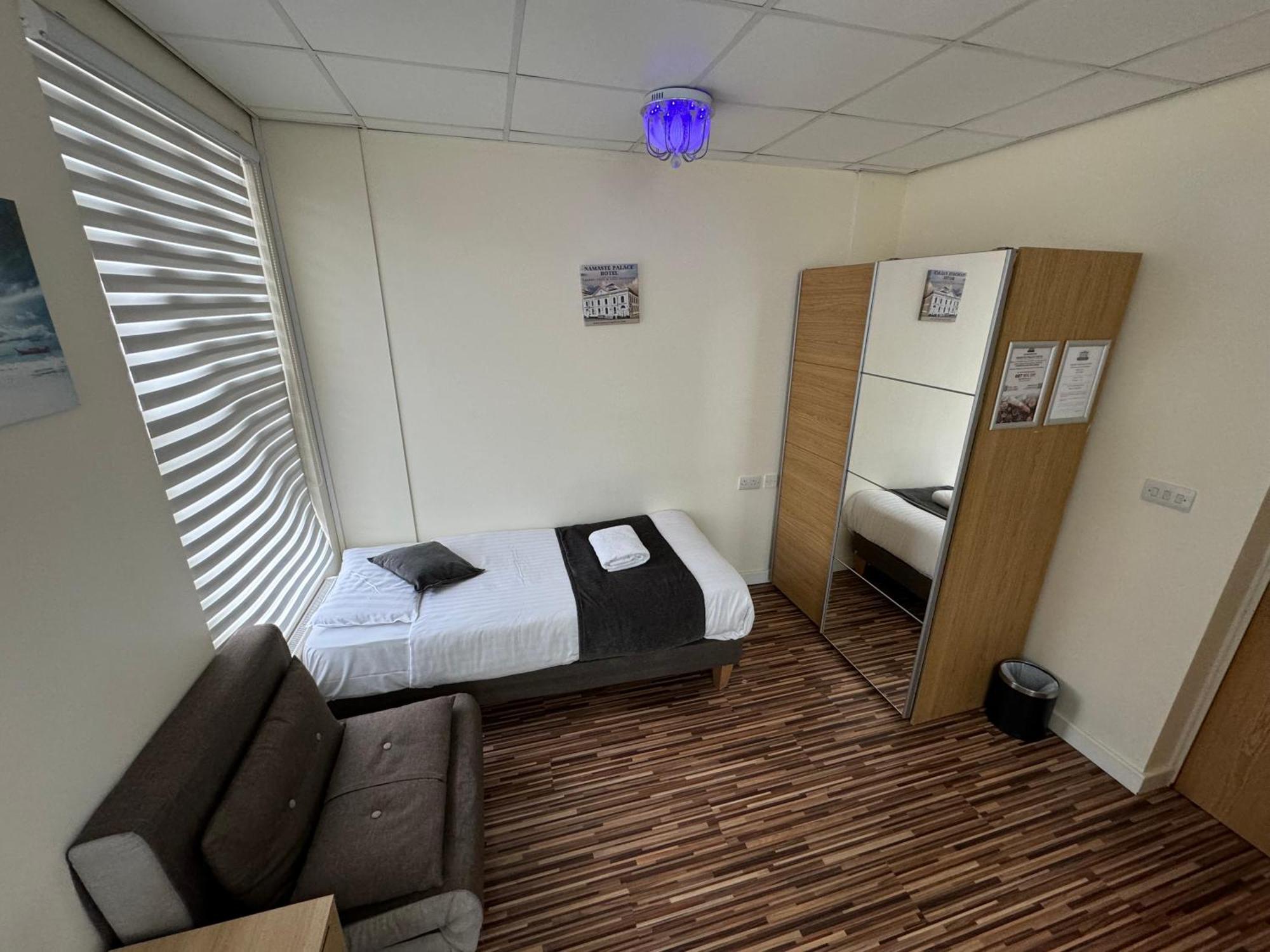 Namaste Palace Hotel NWI Eksteriør bilde