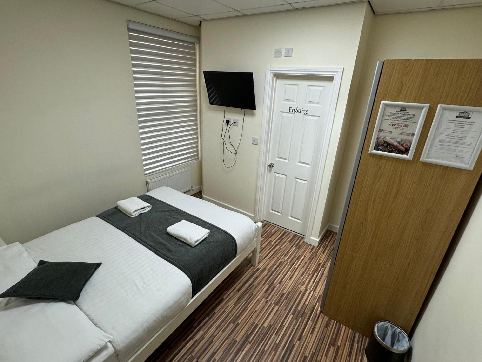 Namaste Palace Hotel NWI Eksteriør bilde